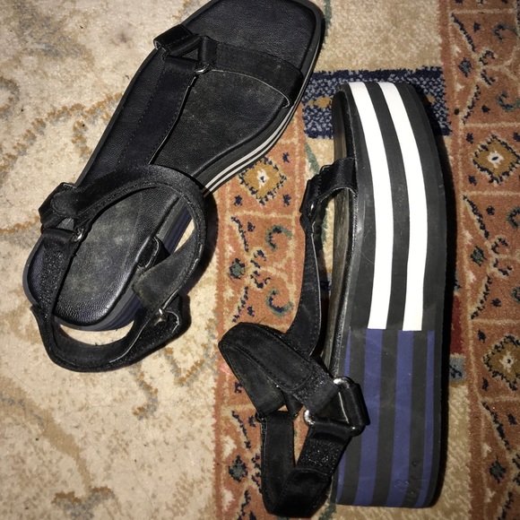 Platform Sandals - Picture 3 of 3